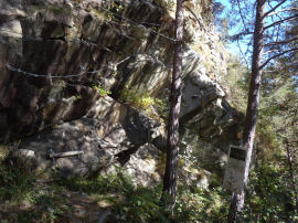 Inizio della Via Ferrata di Covarey (51440 bytes)